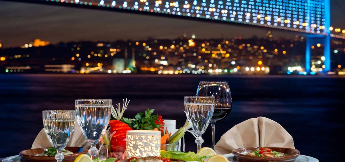 Ужин и Круиз по ночному Босфору в Стамбуле - Цена, Фото и Отзывы