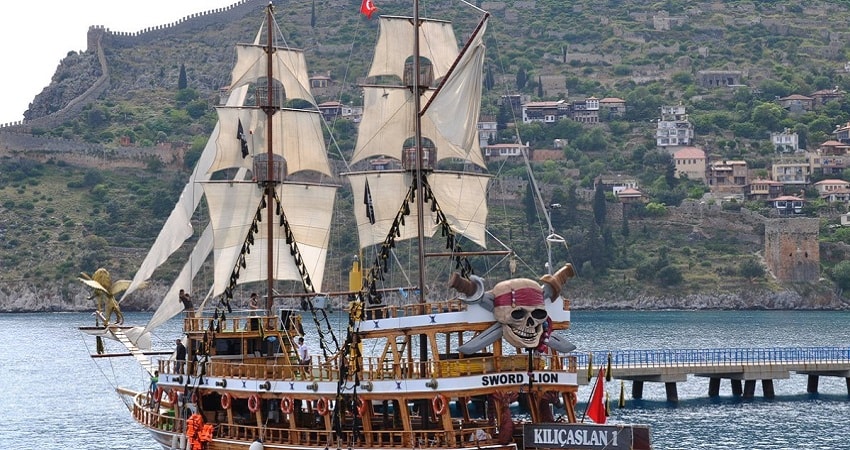 Морская прогулка на пиратском корабле из Белека - Цены и Отзывы